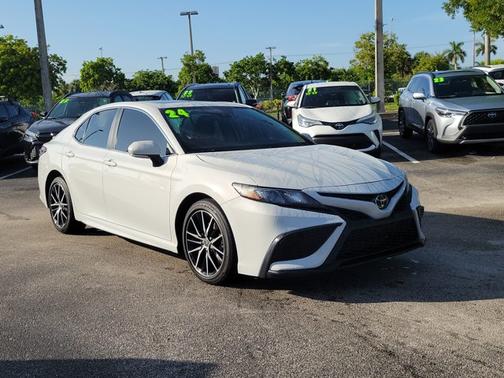 2024 Toyota Camry SE
