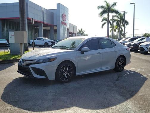 2024 Toyota Camry SE