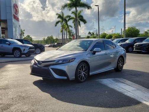 2022 Toyota Camry SE