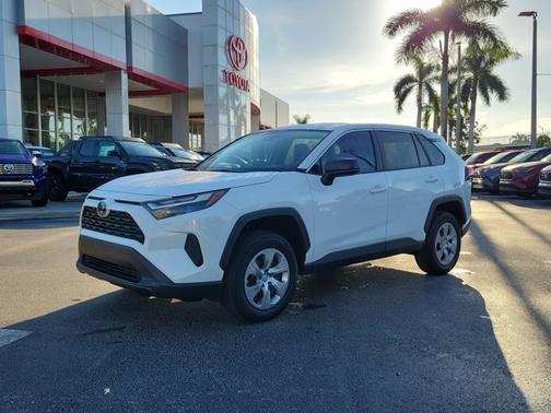 2023 Toyota RAV4 LE