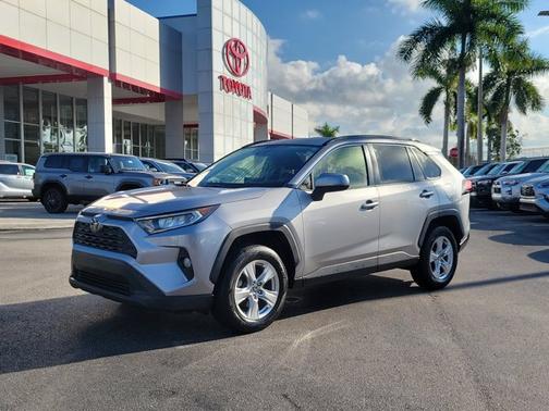 2021 Toyota RAV4 XLE