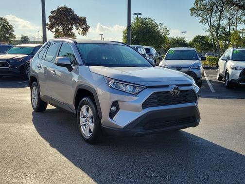 2021 Toyota RAV4 XLE