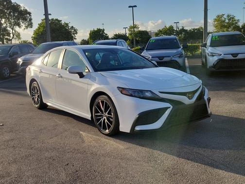 2023 Toyota Camry SE