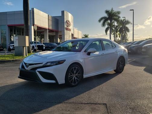 2023 Toyota Camry SE