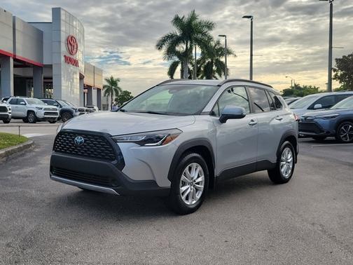 2024 Toyota Corolla Cross LE