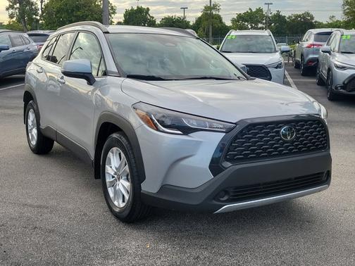 2024 Toyota Corolla Cross LE