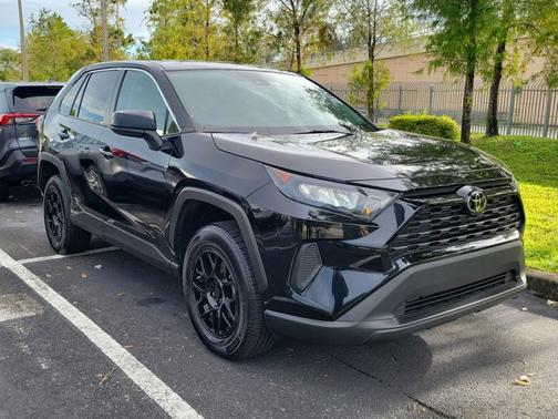 2022 Toyota RAV4 LE