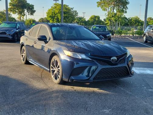 2020 Toyota Camry SE