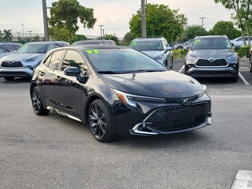 2025 Toyota Corolla Hatchback XSE