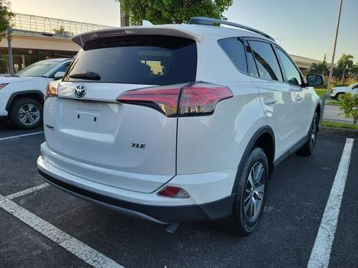 2017 Toyota RAV4 XLE
