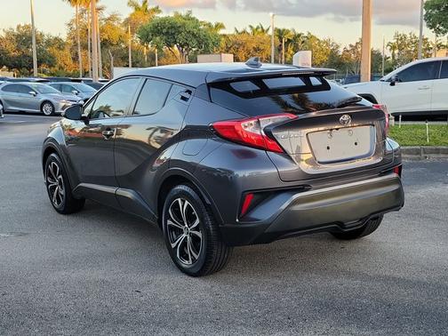 2021 Toyota C-HR LE