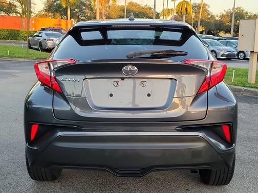 2021 Toyota C-HR LE