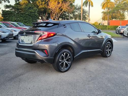 2021 Toyota C-HR LE