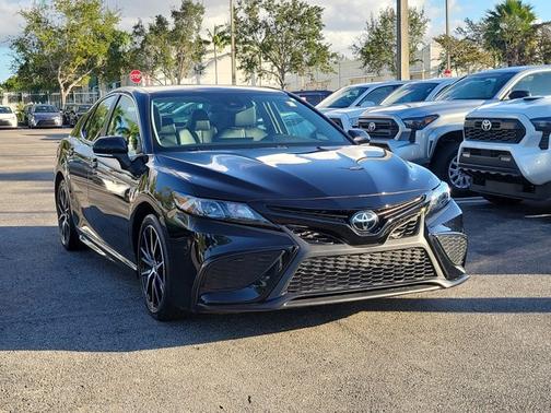 2024 Toyota Camry SE