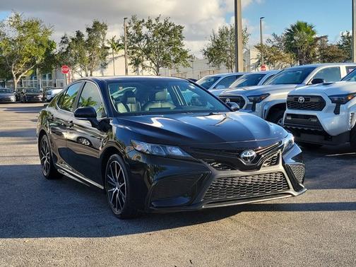 2024 Toyota Camry SE