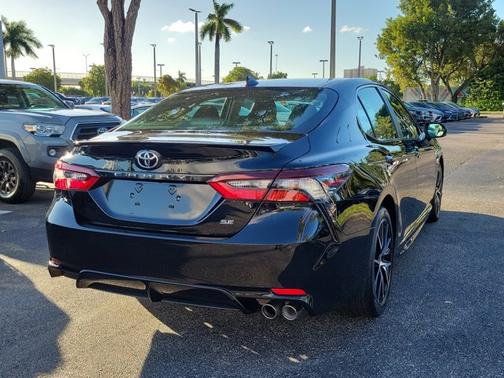 2024 Toyota Camry SE