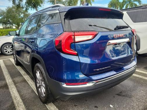 2022 GMC Terrain SLT