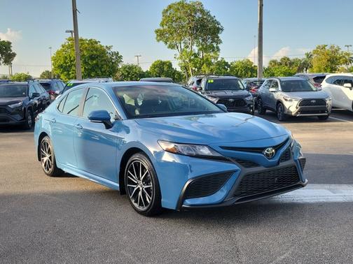 2023 Toyota Camry SE