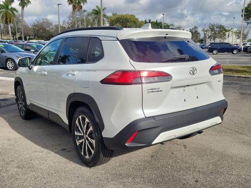 2023 Toyota Corolla Cross XLE
