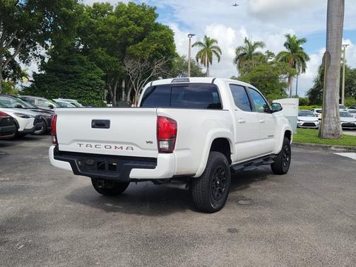 White 2022 Toyota Tacoma SR5