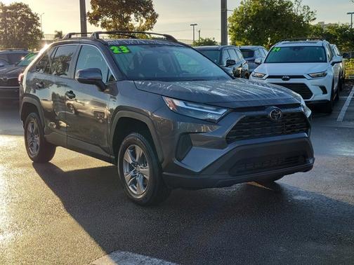 2023 Toyota RAV4 XLE