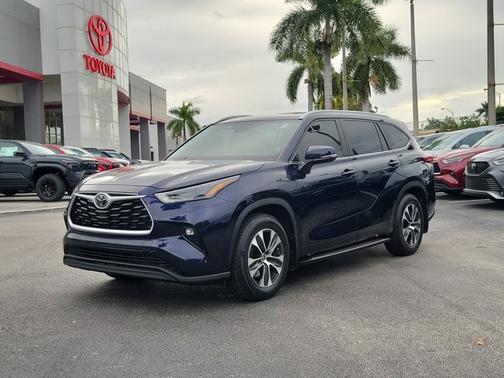 2023 Toyota Highlander XLE