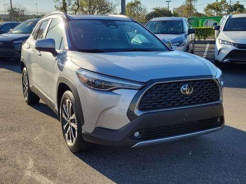 2023 Toyota Corolla Cross XLE