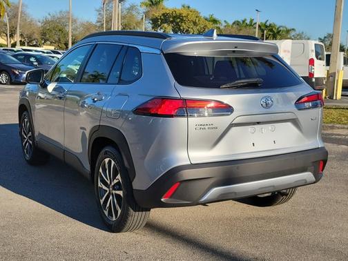 2023 Toyota Corolla Cross XLE