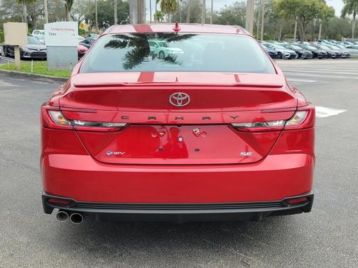 2025 Toyota Camry SE