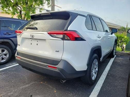 2023 Toyota RAV4 LE