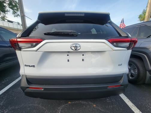 2023 Toyota RAV4 LE