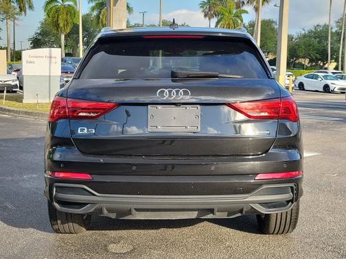 2023 Audi Q3 S line Premium