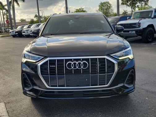 2023 Audi Q3 S line Premium