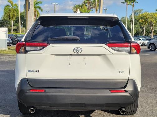 2023 Toyota RAV4 LE