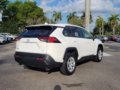2023 Toyota RAV4 LE