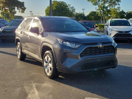 2019 Toyota RAV4 LE