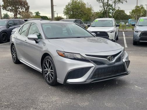 2022 Toyota Camry SE