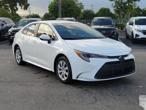 2024 Toyota Corolla LE