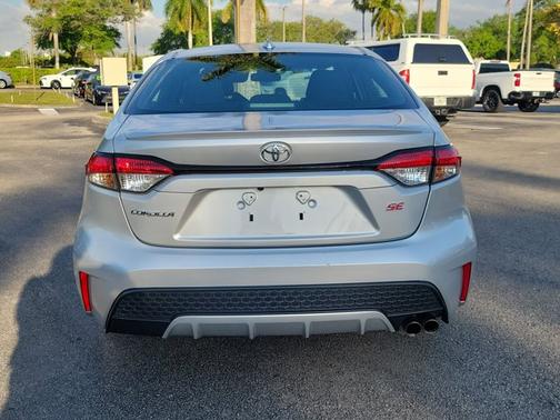 Silver 2022 Toyota Corolla SE