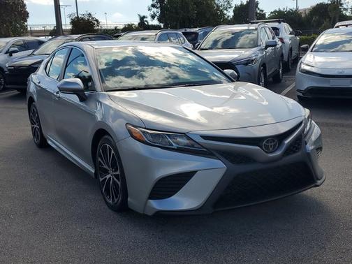 2019 Toyota Camry SE