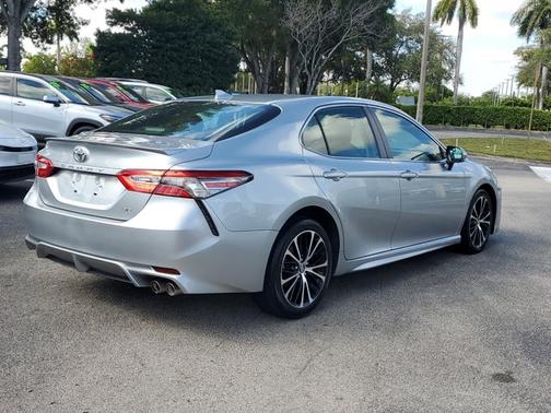 2019 Toyota Camry SE