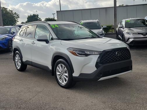 2024 Toyota Corolla Cross LE