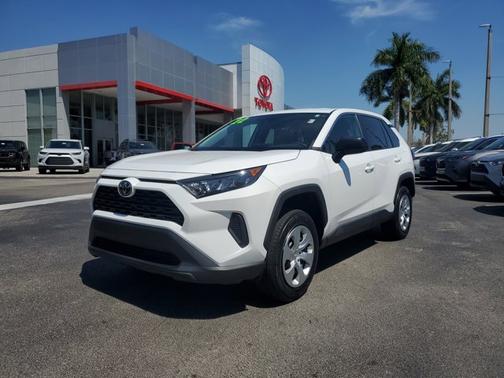 2022 Toyota RAV4 LE