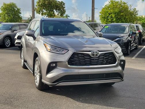 Heavy Metal 2026 Toyota Highlander Platinum