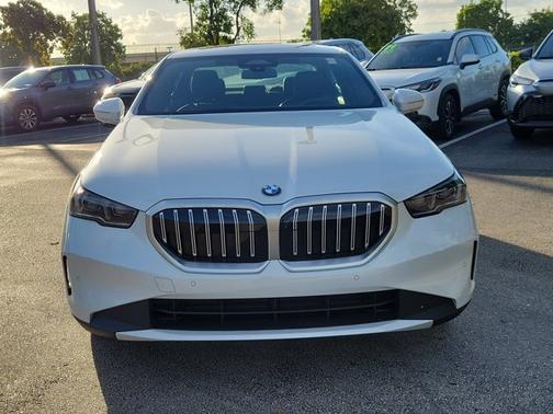 2025 BMW 530 530i