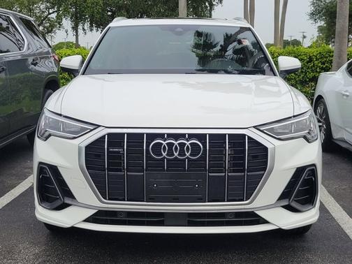 2023 Audi Q3 S line Premium