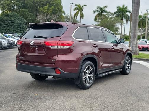 2019 Toyota Highlander LE