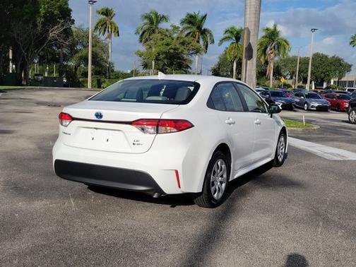 2025 Toyota Corolla Hybrid LE