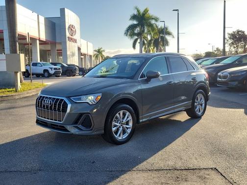 2025 Audi Q3 S line Premium