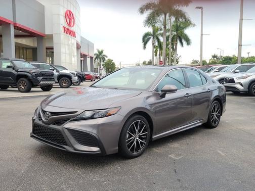 2024 Toyota Camry SE